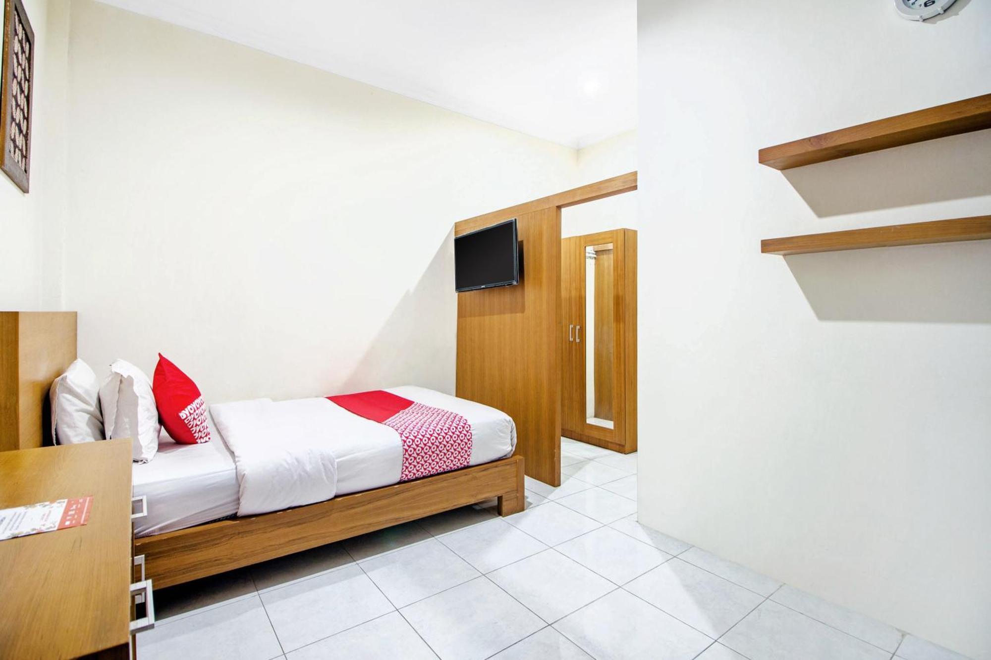 Super Oyo 250 De'Gadri Ndalem Hotell Jarakan Exteriör bild