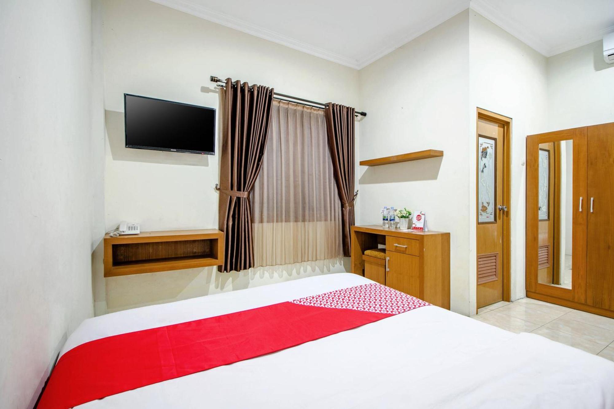 Super Oyo 250 De'Gadri Ndalem Hotell Jarakan Exteriör bild