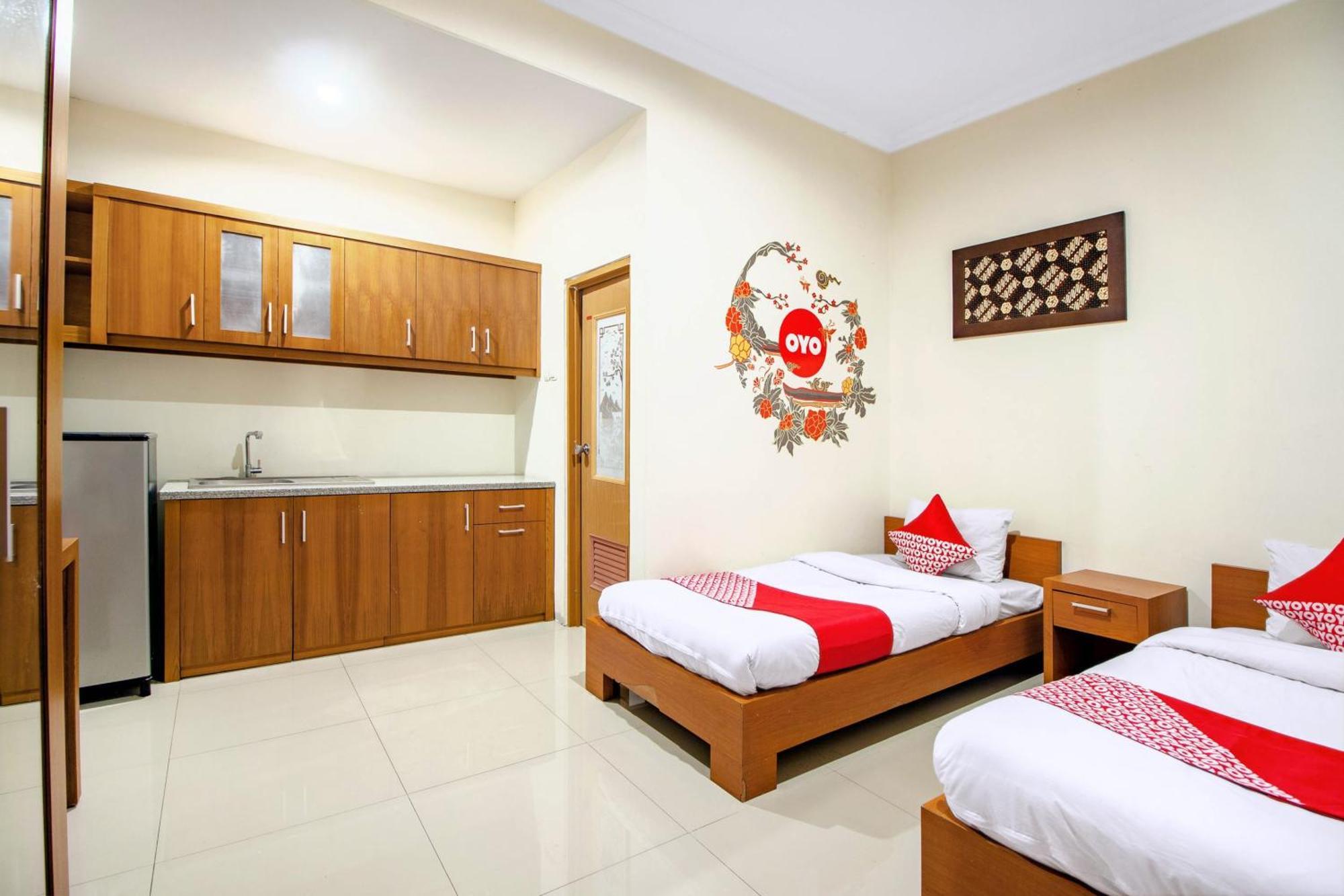 Super Oyo 250 De'Gadri Ndalem Hotell Jarakan Exteriör bild
