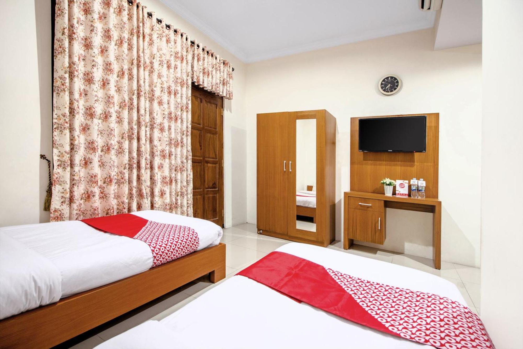 Super Oyo 250 De'Gadri Ndalem Hotell Jarakan Exteriör bild