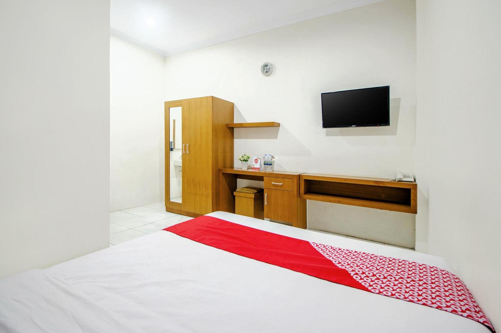 Super Oyo 250 De'Gadri Ndalem Hotell Jarakan Exteriör bild