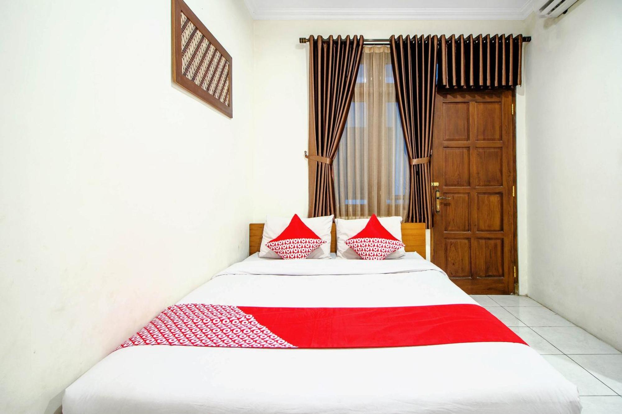 Super Oyo 250 De'Gadri Ndalem Hotell Jarakan Exteriör bild