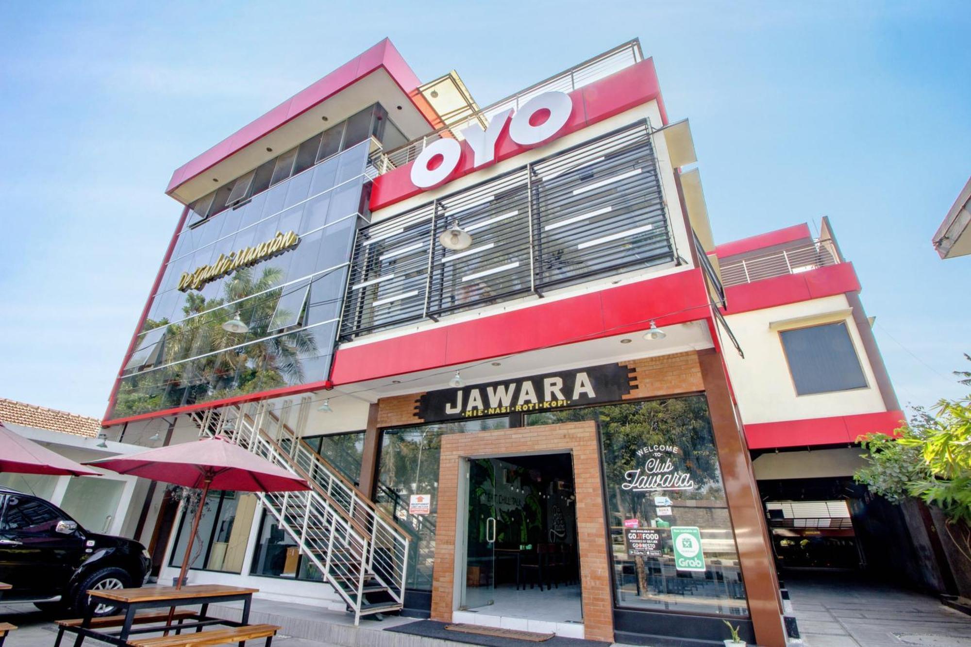 Super Oyo 250 De'Gadri Ndalem Hotell Jarakan Exteriör bild